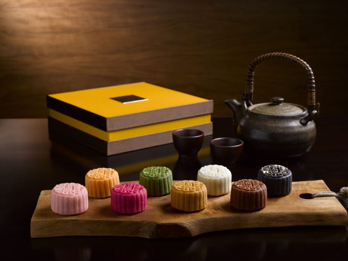 8-piece-miniature-snowskin-mooncakes-and-case