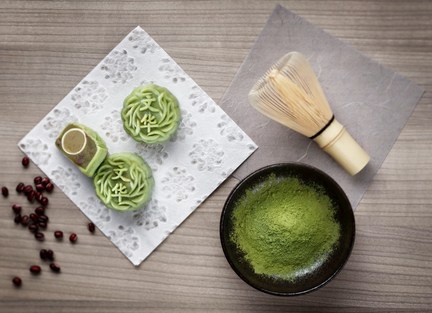 MOS_mooncake_2015_Mini_Snow_Skin_Green_Tea_Paste_with_Azuki_Red_Bean_Mooncake