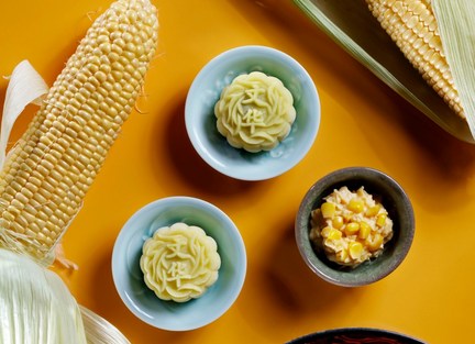 MOS_mooncake_2016__Mini_Snow_Skin_with_Salted_Egg_Custard_and_Manuka_Honey_Corn